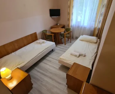 spala-noclegi-pokoj-2-os