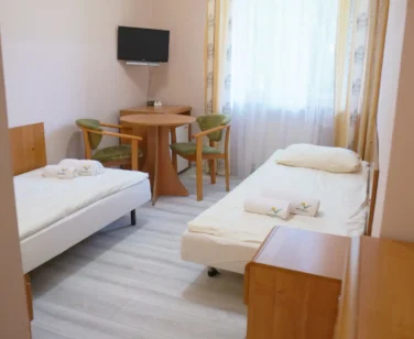 spala-noclegi-pokoj-2-os-4